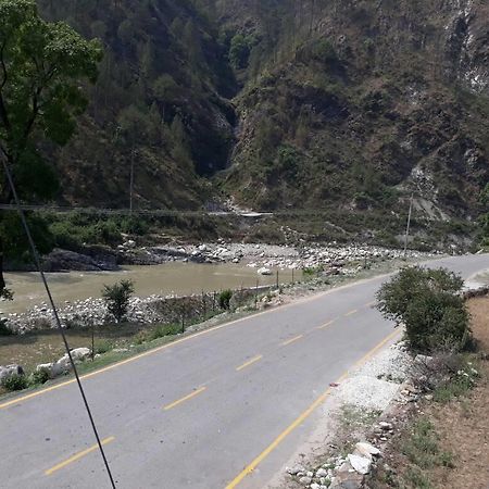 Hotel Inder Place Uttarkashi Bagian luar foto