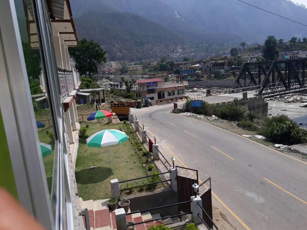Hotel Inder Place Uttarkashi Bagian luar foto